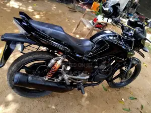 Hero Hunk 2014 Motorbike (Used)