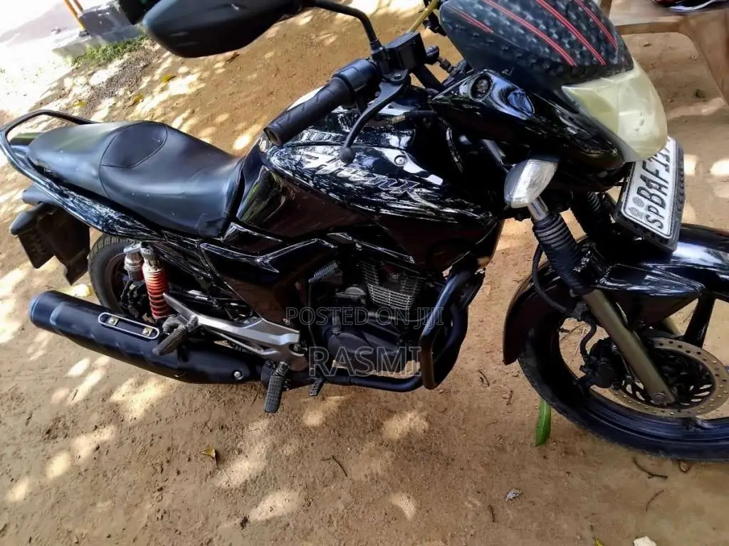 Hero Hunk 2014 Motorbike (Used)