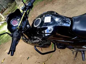 Hero Hunk 2014 Motorbike (Used)