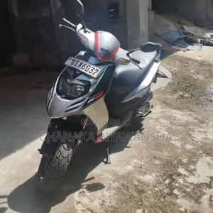Aprilia SR 125 2019 Motorbike (Used)