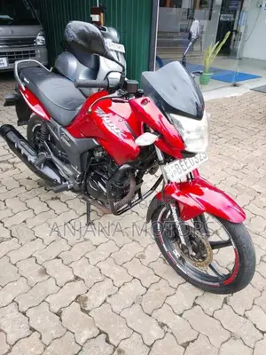 Hero Hunk 2016 Motorbike (Used)