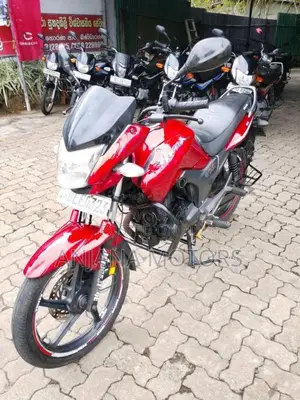 Hero Hunk 2016 Motorbike (Used)