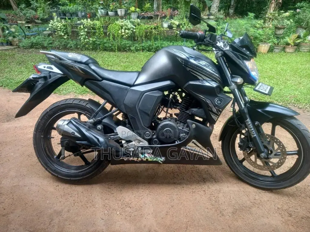 Yamaha V.2 2018 Motorbike (Used)