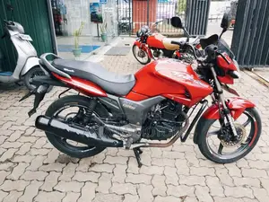 Hero Hunk 2016 Motorbike (Used)