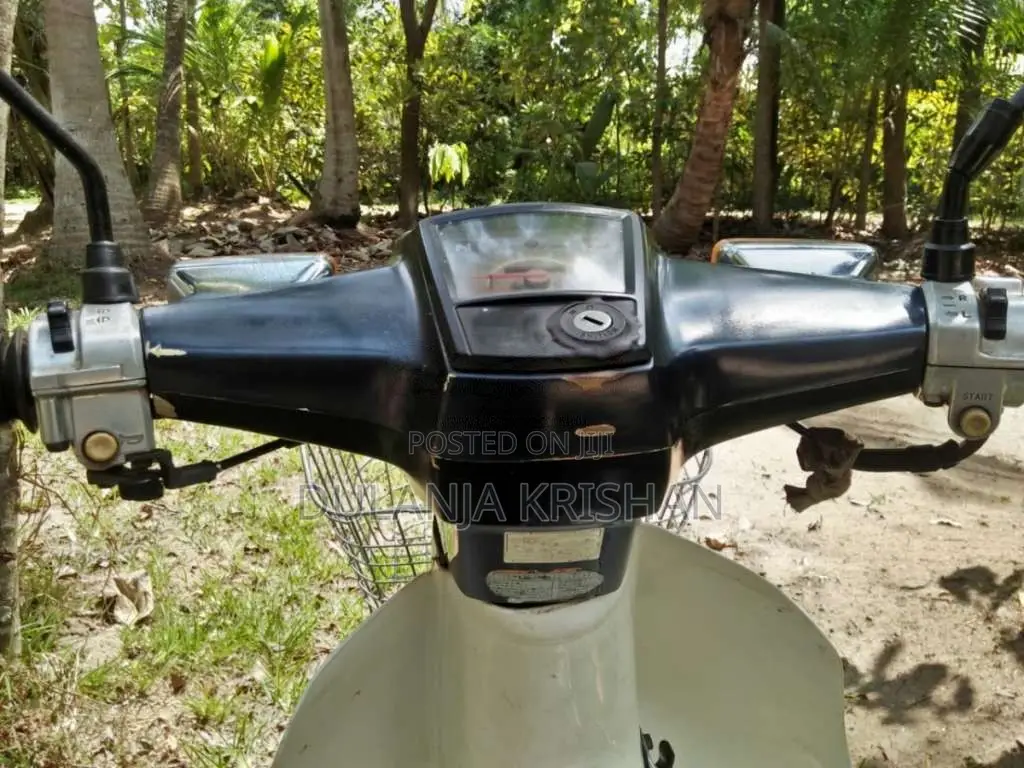 Honda Super Cub 2001 Motorbike (Used)