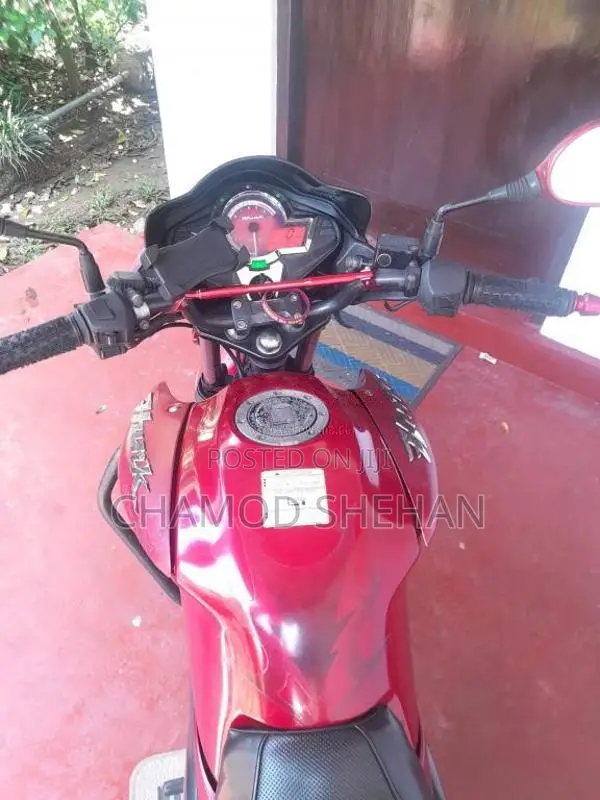 Hero Hunk 2016 Motorbike (Used)