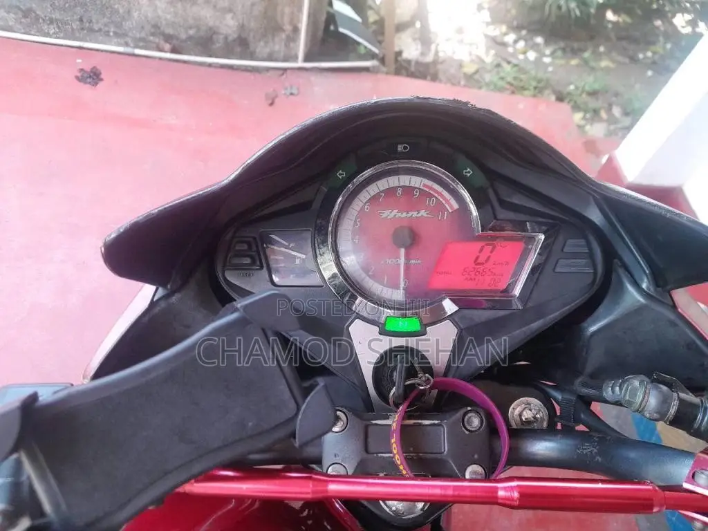 Hero Hunk 2016 Motorbike (Used)