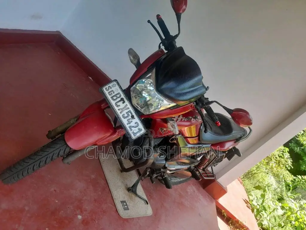Hero Hunk 2016 Motorbike (Used)
