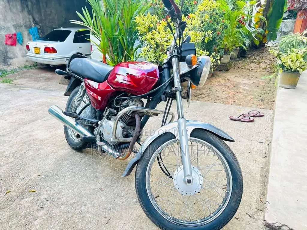 Bajaj Boxer 2009 Motorbike (Used)