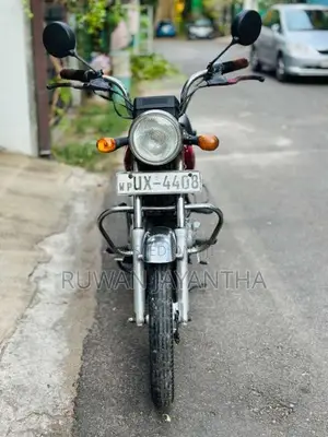 Bajaj Boxer 2009 Motorbike (Used)
