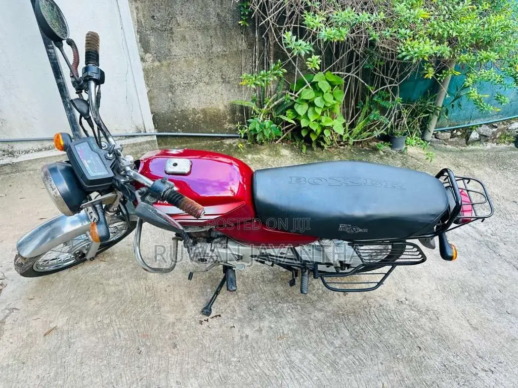 Bajaj Boxer 2009 Motorbike (Used)