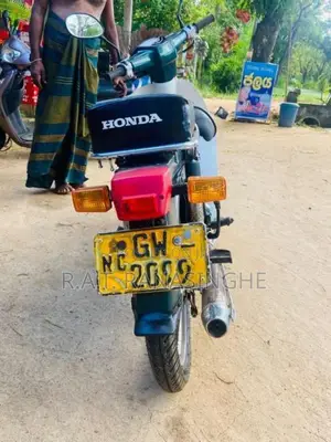 Honda Super Cub 1999 Motorbike (Used)