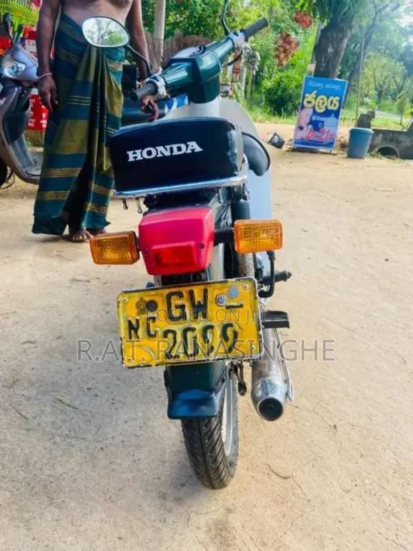 Honda Super Cub 1999 Motorbike (Used)
