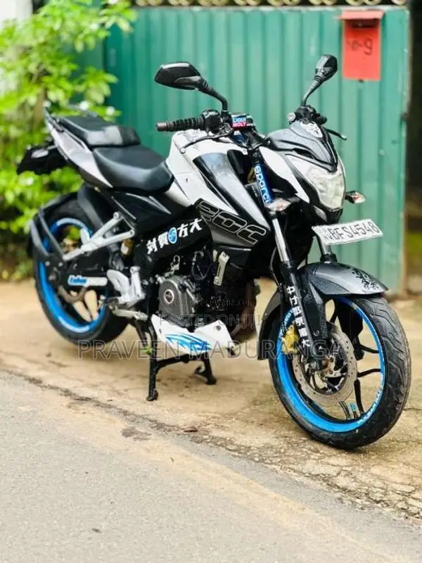 Bajaj Pulsar NS200 2017 Motorbike (Used)