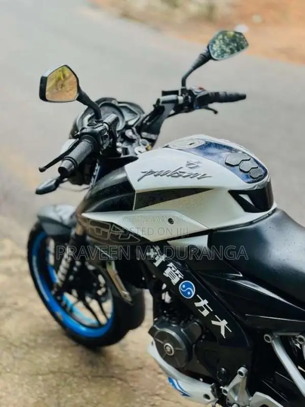 Bajaj Pulsar NS200 2017 Motorbike (Used)