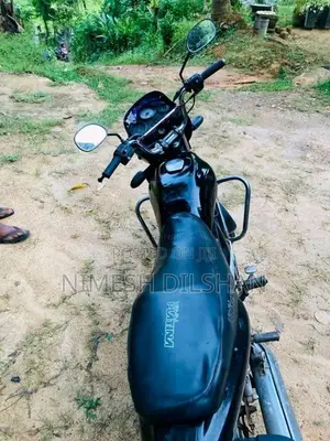 Bajaj Caliber 2004 Motorbike (Used)