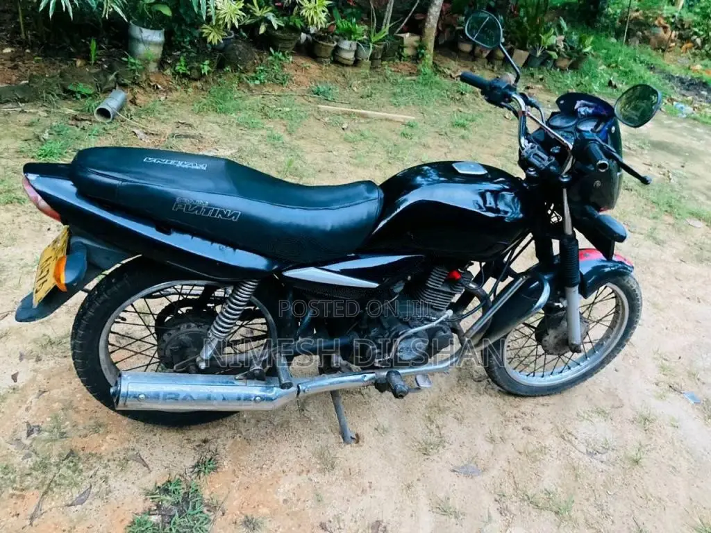 Bajaj Caliber 2004 Motorbike (Used)