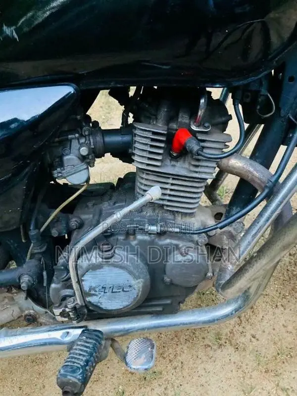 Bajaj Caliber 2004 Motorbike (Used)