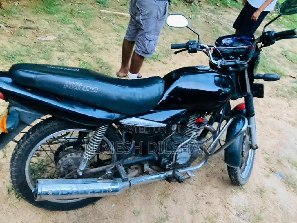 Bajaj Caliber 2004 Motorbike (Used)