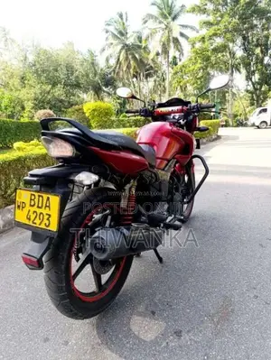 Hero Hunk 2016 Motorbike (Used)