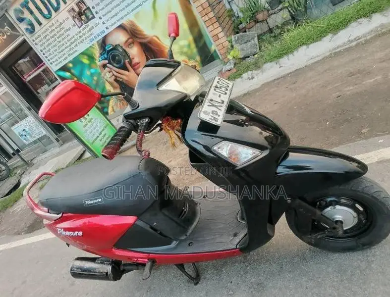 Hero Pleasure 2012 Motorbike (Used)