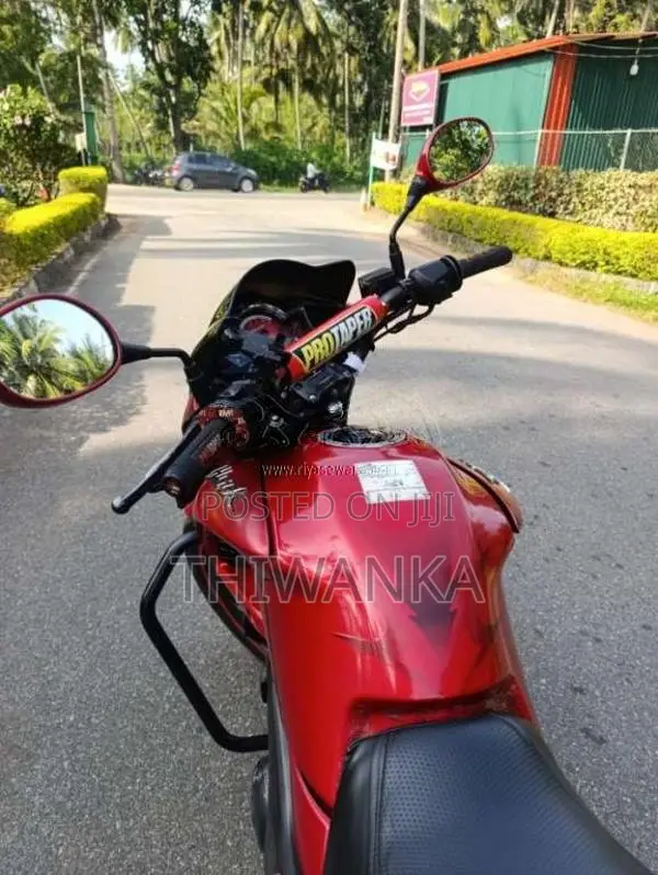 Hero Hunk 2016 Motorbike (Used)