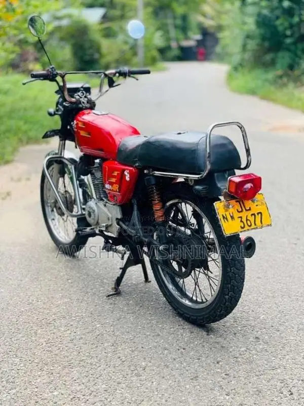 Bajaj Boxer 2004 Motorbike (Used)