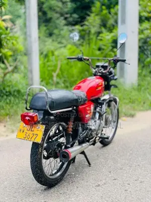 Bajaj Boxer 2004 Motorbike (Used)