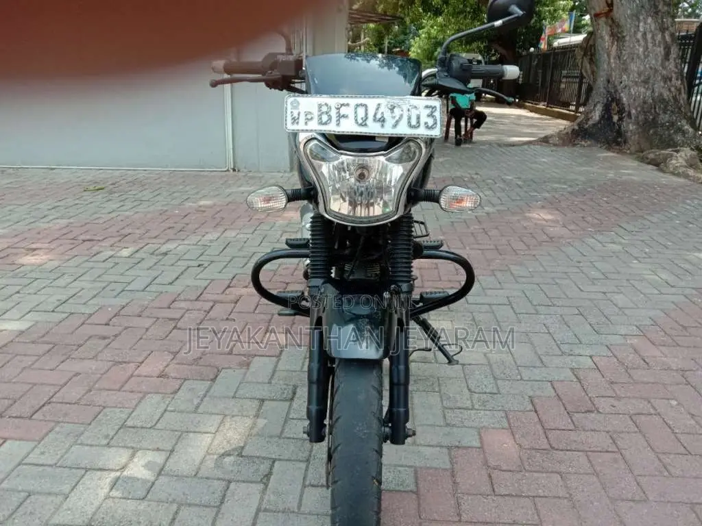 Bajaj V15 2016 Motorbike (Used)