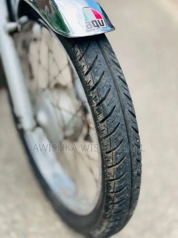 Bajaj Boxer 2004 Motorbike (Used)