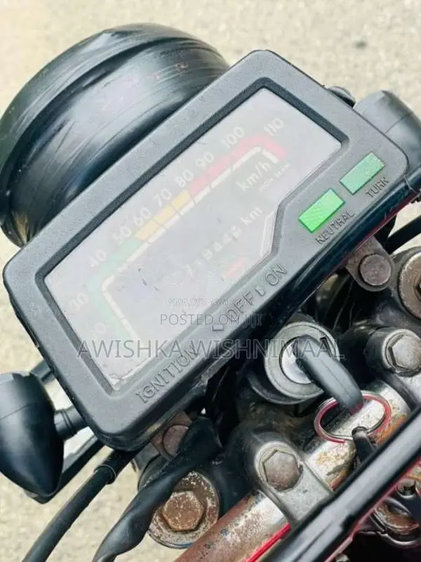 Bajaj Boxer 2004 Motorbike (Used)