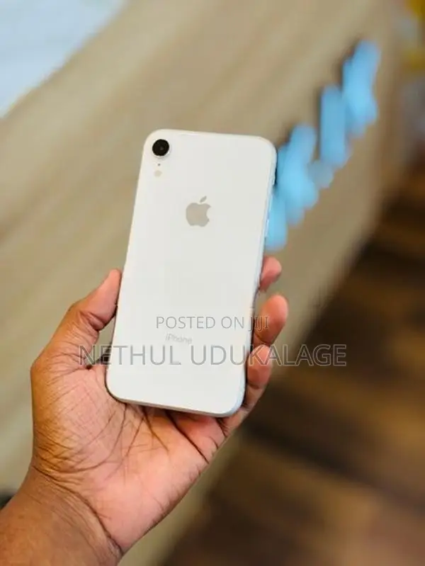 Apple iPhone XR 128GB | White (Used)