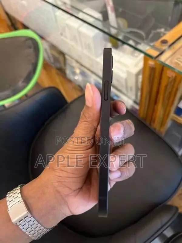 Apple iPhone 12 (Used)
