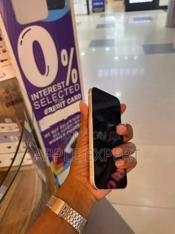 Apple iPhone 12 (Used)