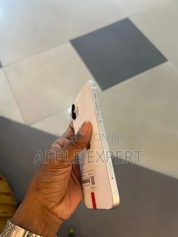 Apple iPhone 12 (Used)