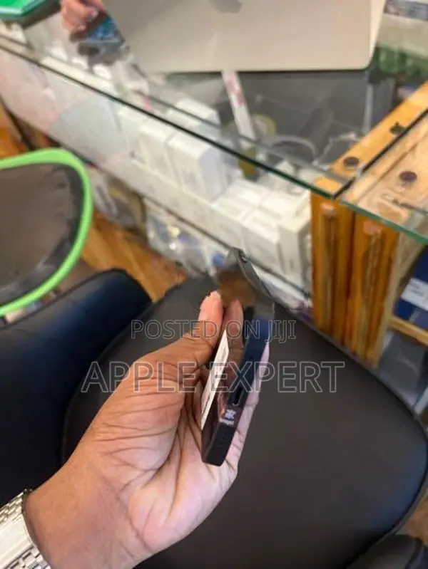 Apple iPhone 12 (Used)