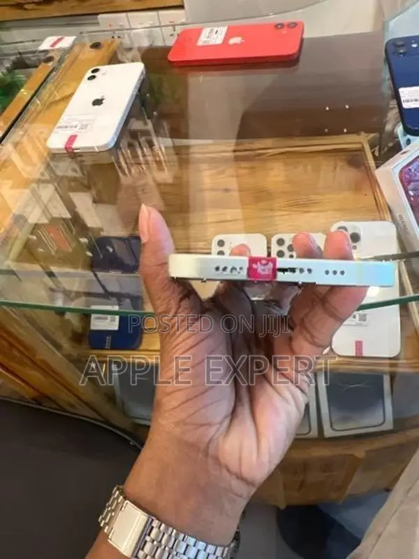 Apple iPhone 12 (Used)