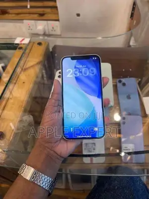 Apple iPhone 12 (Used)