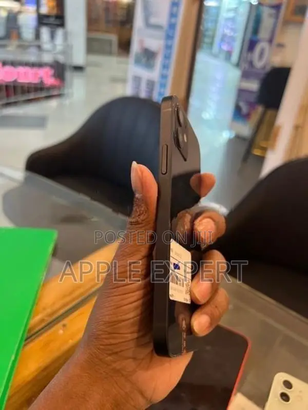 Apple iPhone 12 (Used)