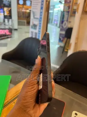 Apple iPhone 12 (Used)