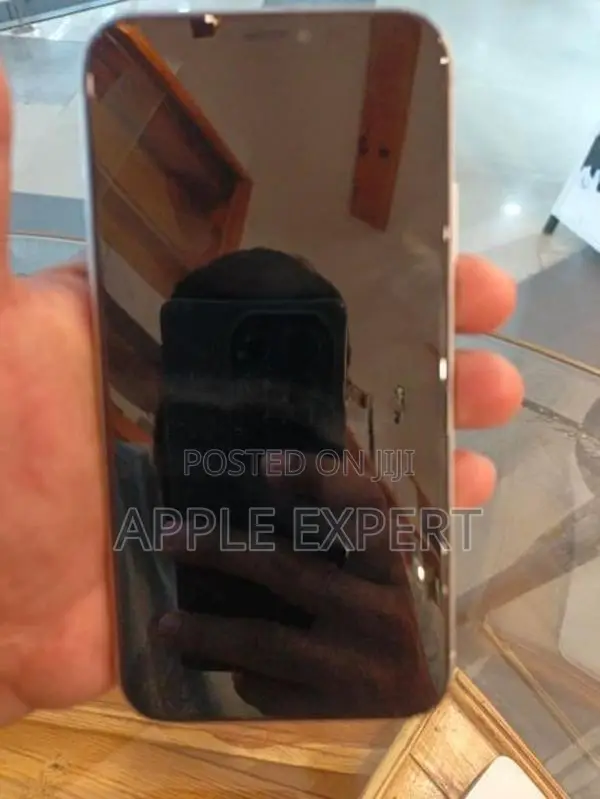 Apple iPhone XR (Used)