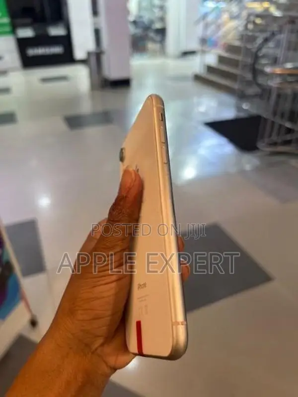 Apple iPhone XR (Used)