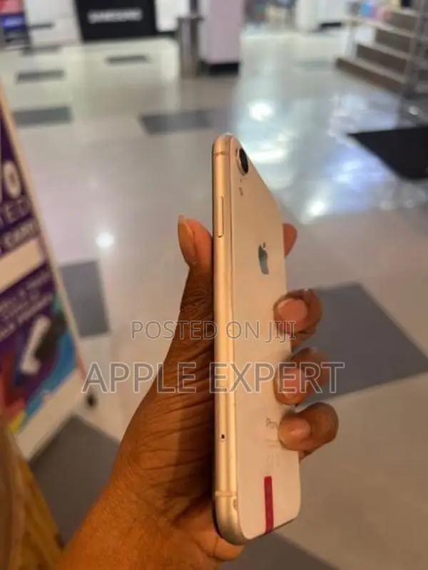 Apple iPhone XR (Used)