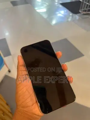 Apple iPhone XR (Used)
