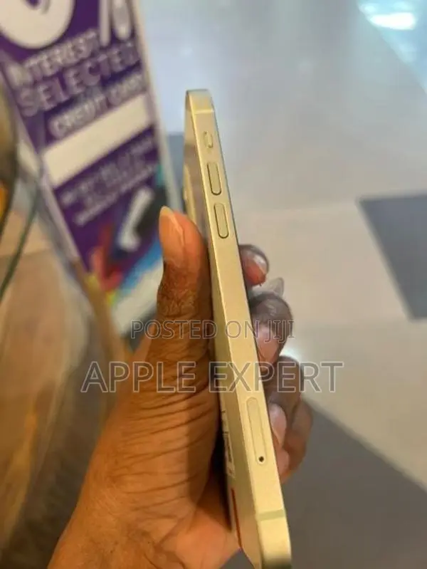 Apple iPhone 12 (Used)