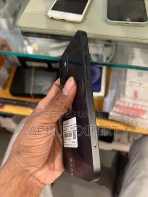 Apple iPhone 12 (Used)