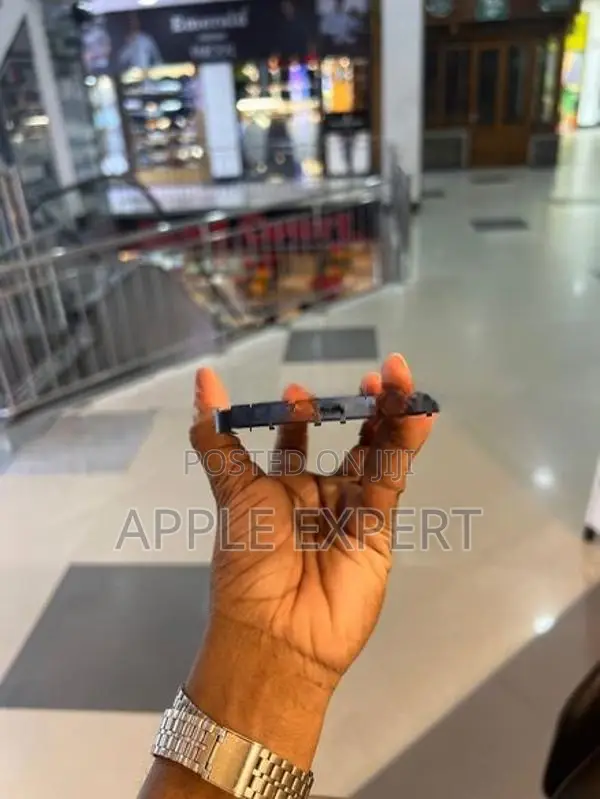 Apple iPhone 12 (Used)