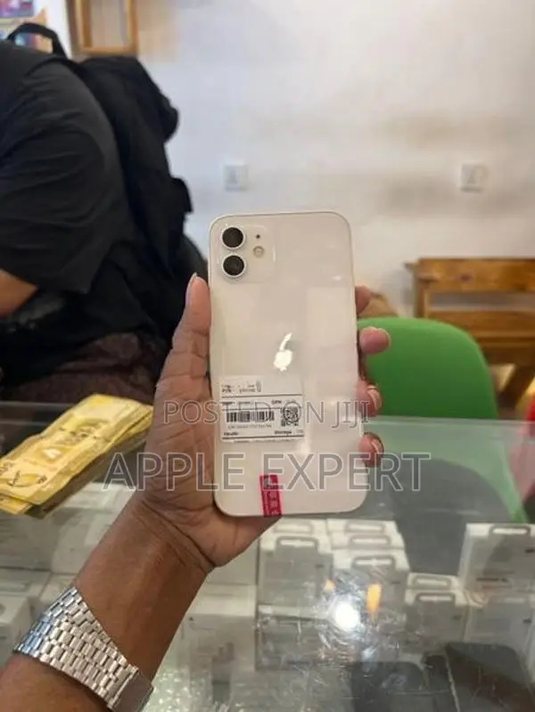 Apple iPhone 12 (Used)