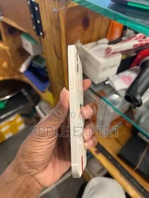 Apple iPhone 12 (Used)
