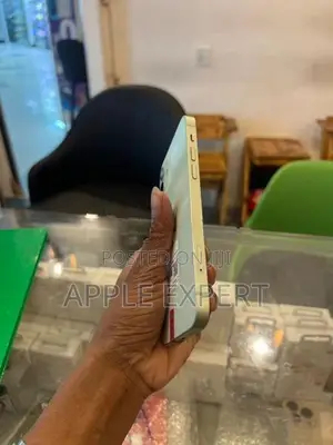 Apple iPhone 12 (Used)
